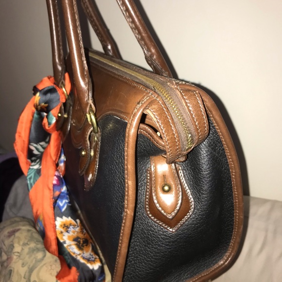 Dooney and Bourke authentic handbag - Picture 3 of 7